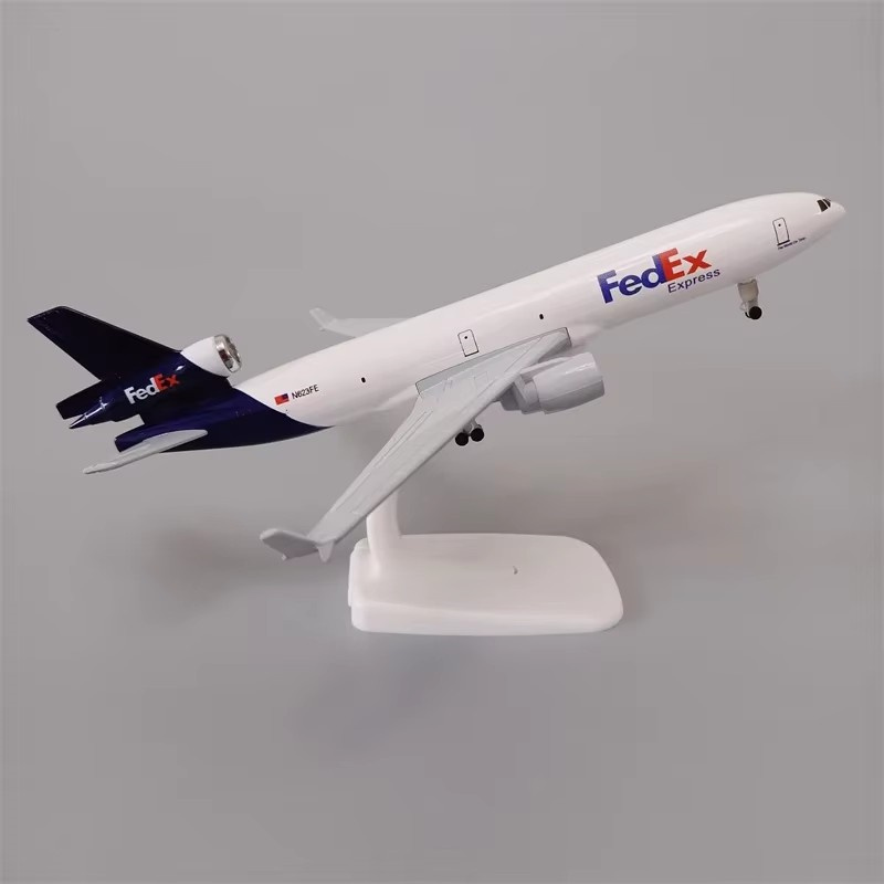 نموذج طائرة 20 سنتيمتر الهواء  - مراجعة Model Kit Simulator وسعره