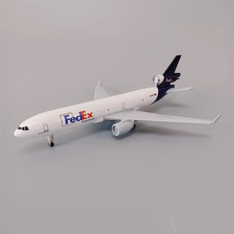 نموذج طائرة 20 سنتيمتر الهواء  - مراجعة Model Kit Simulator وسعره