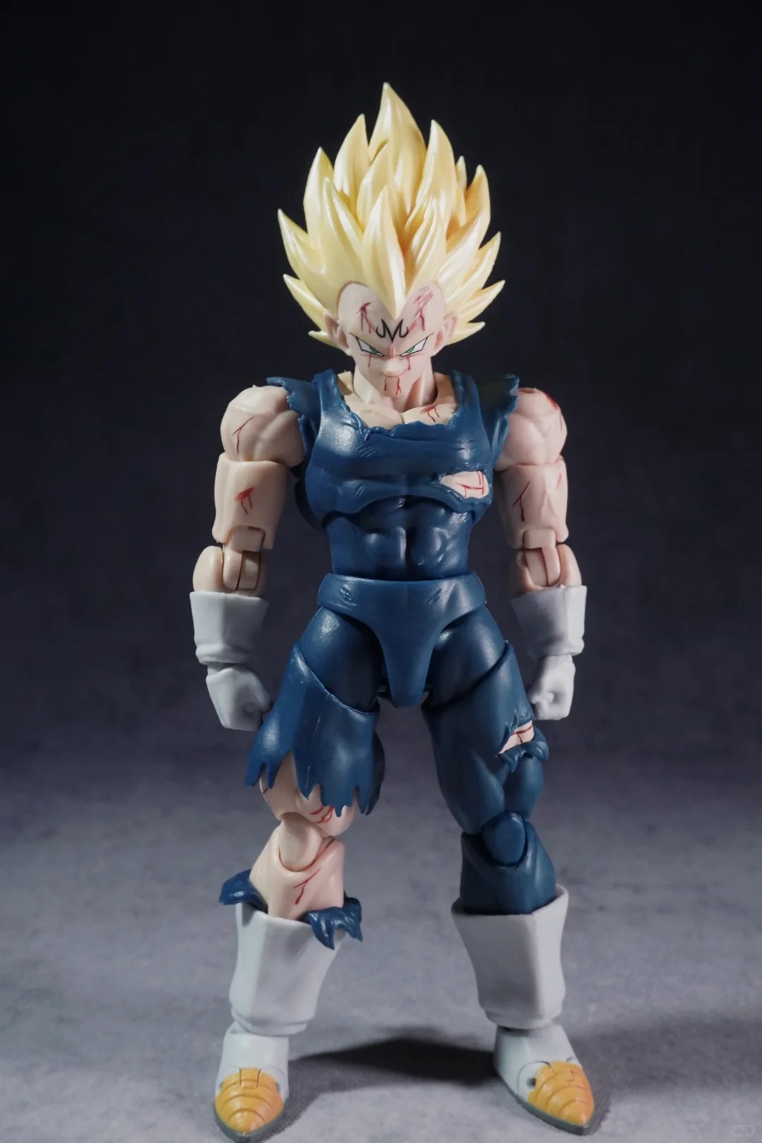 متوفر في المخزون: شخصية فيجيتا - مراجعة Model Kit Vegeta وسعره