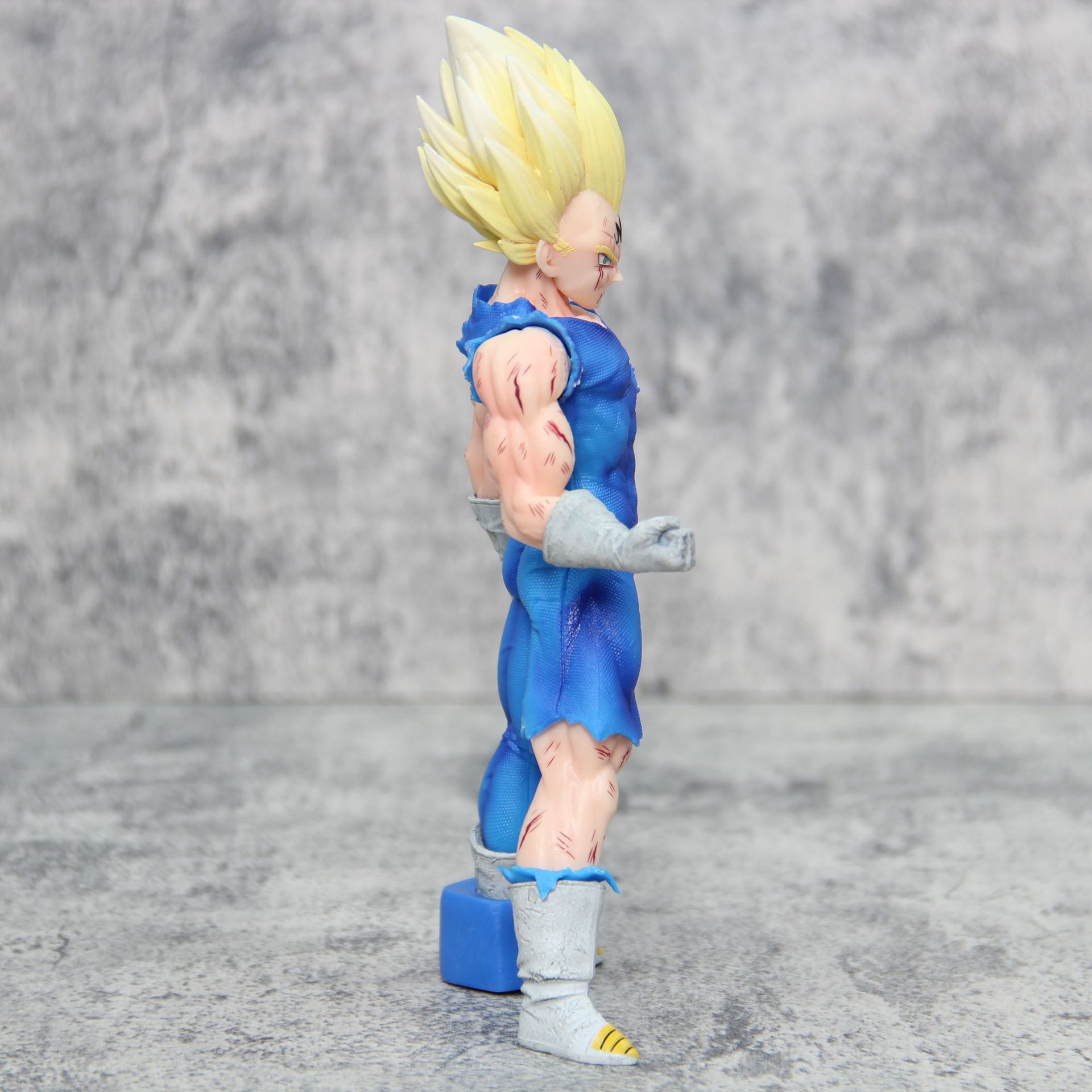 تمثال الأمير فيجيتا من دراغون  - مراجعة Model Kit Vegeta وسعره
